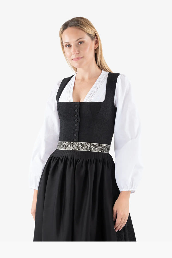 Dirndl mit Boho-Schürze 06