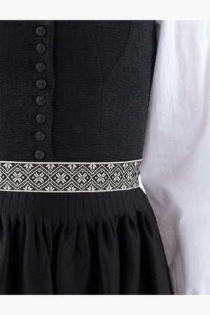 Dirndl mit Boho-Schürze 07