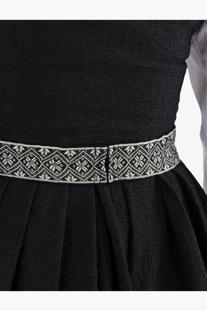 Dirndl mit Boho-Schürze 09