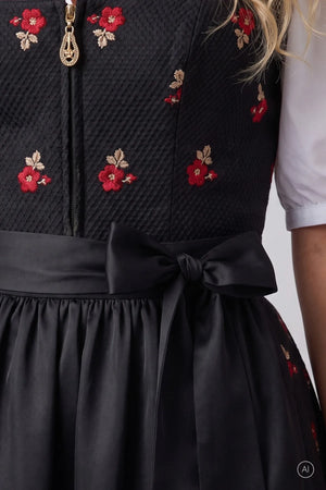 Dirndl mit Blümchenstickerei 07