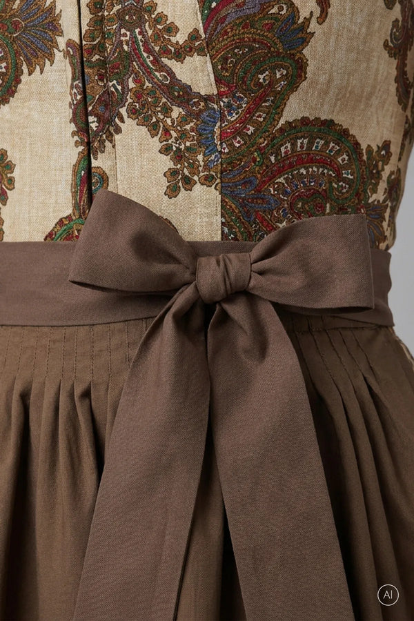 Dirndl im Alloverprint 07