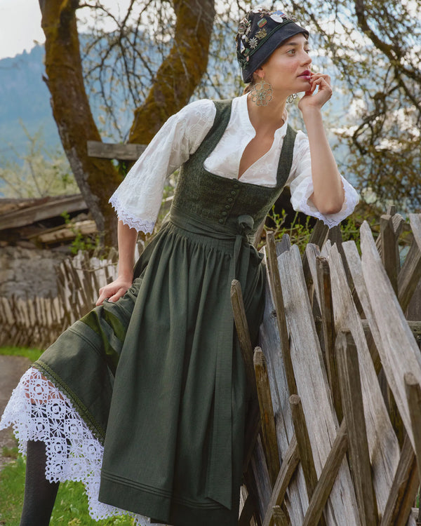 Jacquard Dirndl 03