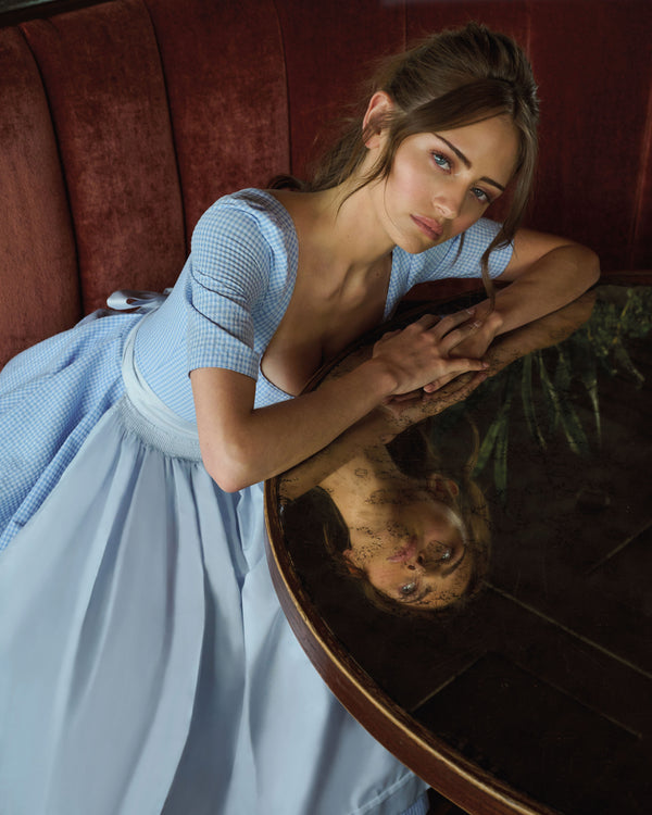 Vichy-Dirndl mit Seidenschürze
