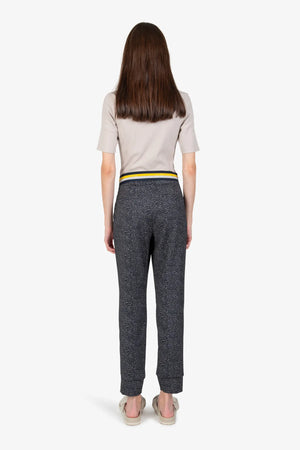Jogging-Hose mit legerem Bein 04