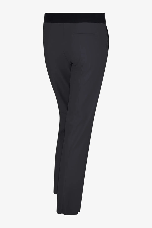 Klassische Hose mit Gummibund 02