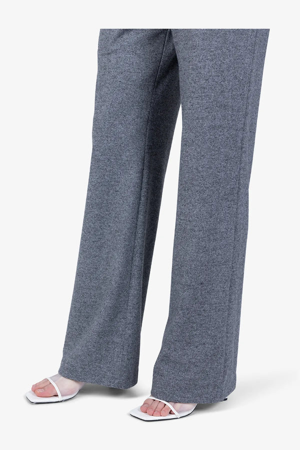 Hose mit asymmetrischem Bund 07
