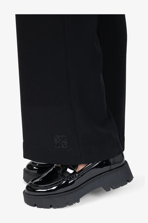 Hose mit eleganter Silhouette 07