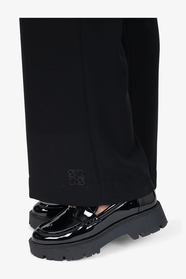 Hose mit eleganter Silhouette 07