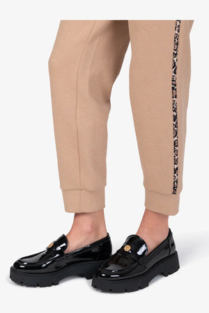 Jogginghose mit grafischem Jacquard 07