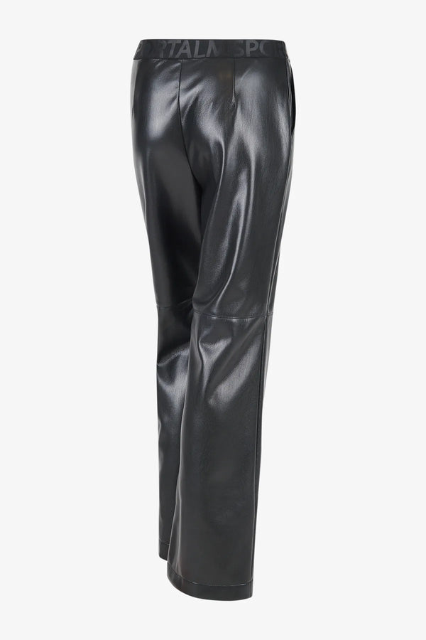 Kunstlederhose mit asymmetrischem Bund 02
