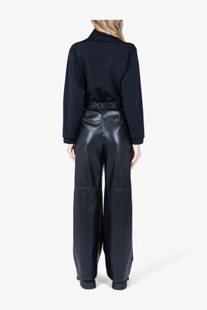 Kunstlederhose mit asymmetrischem Bund 05