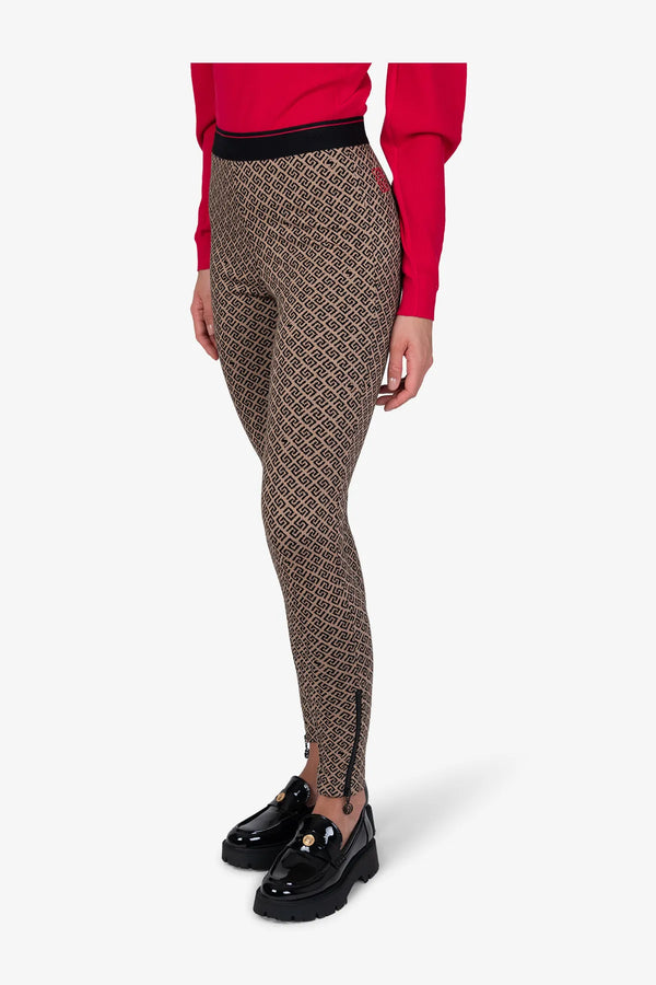 Schmale Hose aus grafischem Jacquard 06