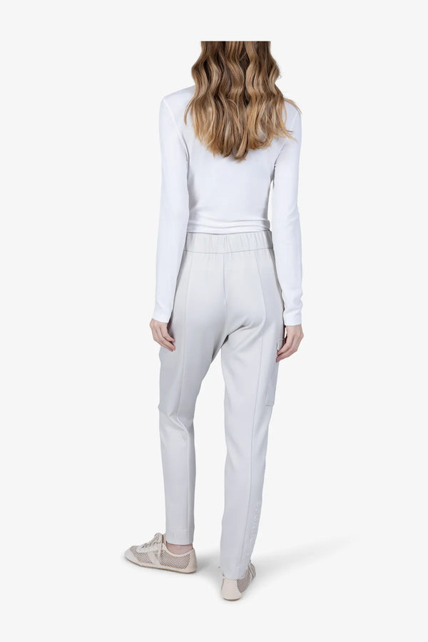 Joggerhose mit Blasebalg-Tasche 05