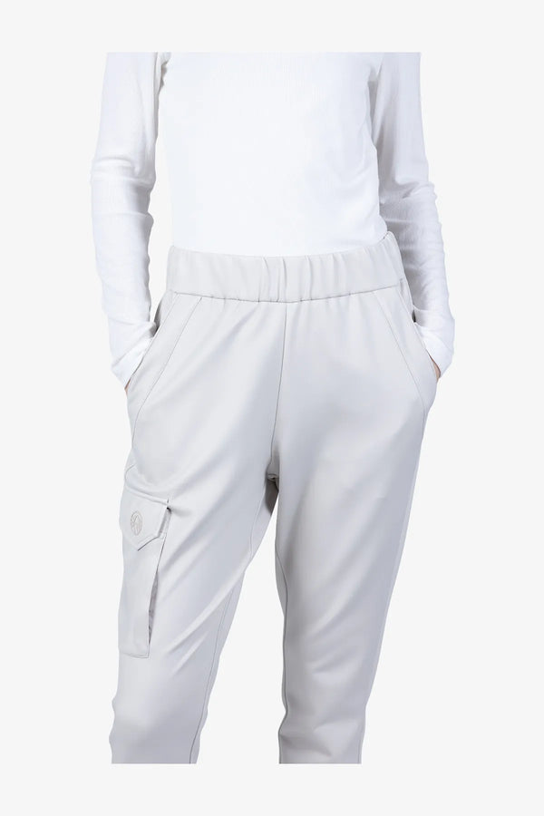 Joggerhose mit Blasebalg-Tasche 07