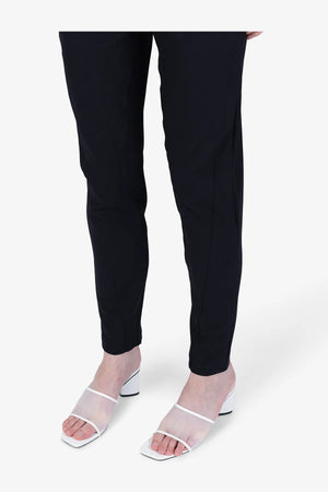 Slim-Fit-Hose mit aufregenden Details 07