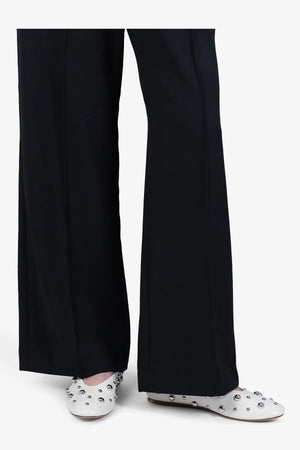 Lässige Hose mit Biesen 07