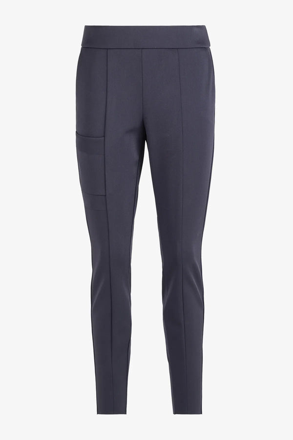 Hose mit raffinierter Tasche 01