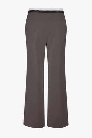 Schlupfhose mit feinem Saumschlitz 02