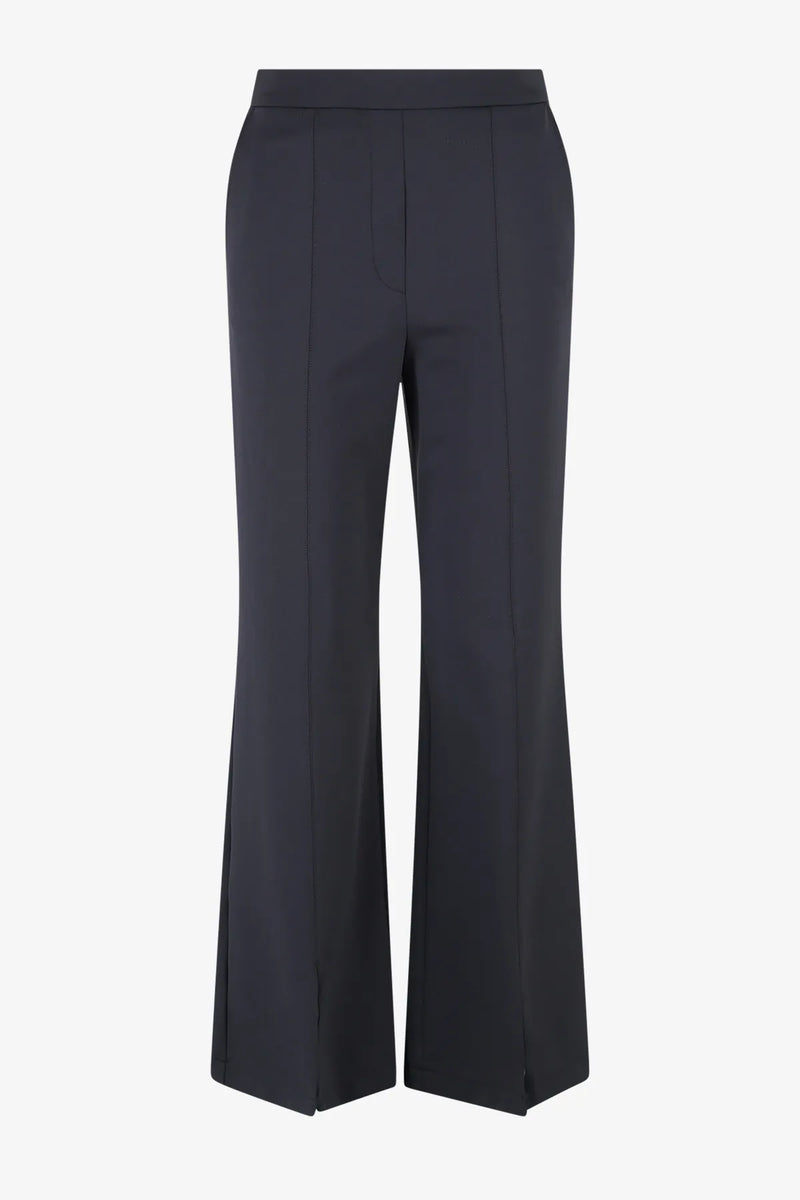 Schlupfhose mit feinem Saumschlitz 01