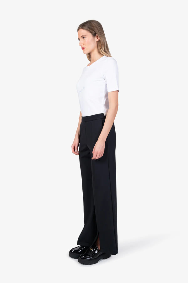 Schlupfhose mit feinem Saumschlitz 04