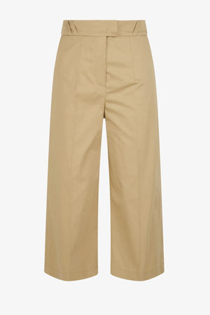 Hose mit eleganter Linienführung 01