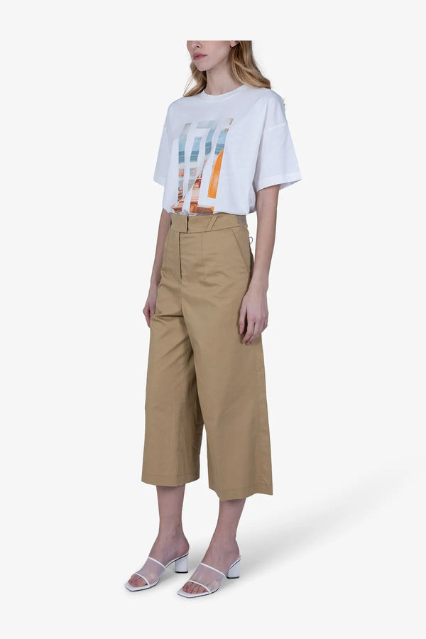 Hose mit eleganter Linienführung 04