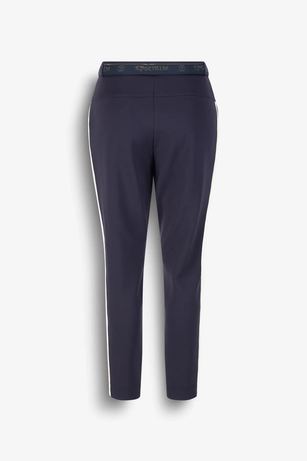 Hose mit moderner Silhouette 02