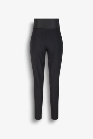 Sporthose mit breitem Bund 02