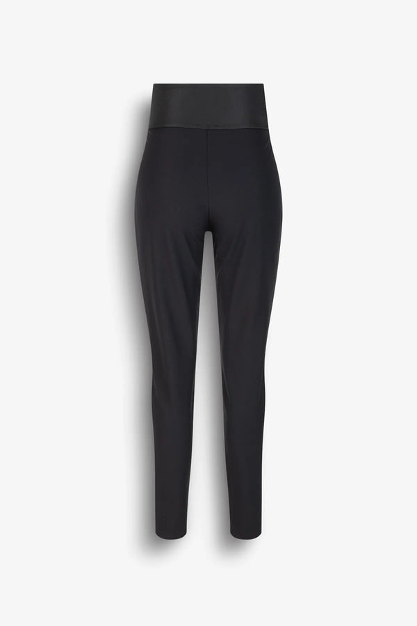 Sporthose mit breitem Bund 02