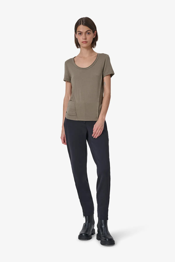 Slim-Fit-Hose mit aufregenden Details 03