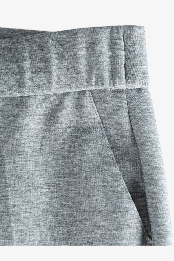 Hose mit moderner Silhouette 07