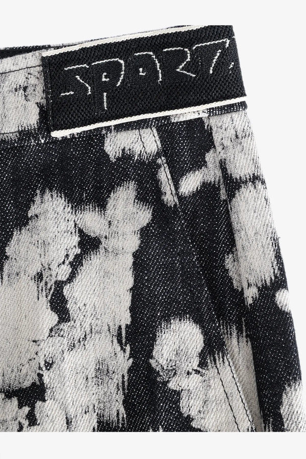 Jeanshose mit floralem Ätzdruck 08