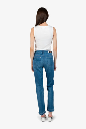 Jeans mit schmalem Bein 04