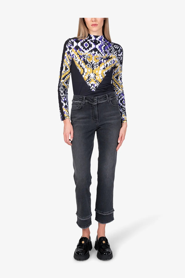 Straight-Leg-Jeans mit Fransenkanten 03