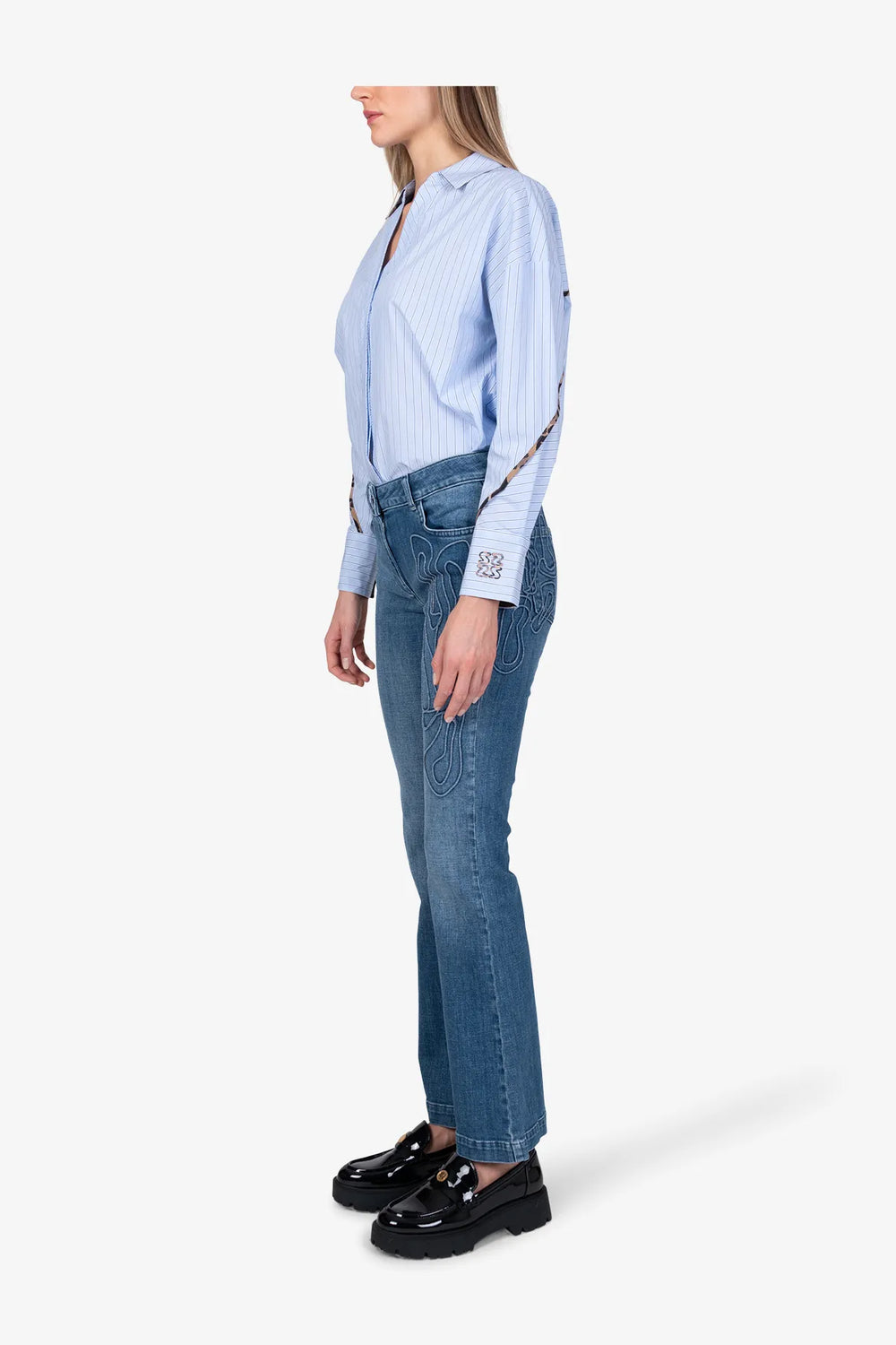 Boot-Cut-Jeans mit Stickerei 03