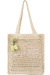 Helle, geflochtene Tragetasche aus Jute mit grünen gehäkelten Anhängern.