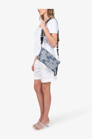 Statement-Tasche im Leo-Look 04