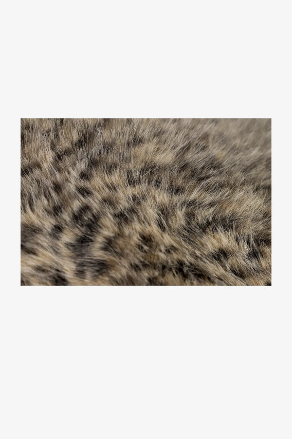 Kuscheliges Kissen im Leo-Look 05